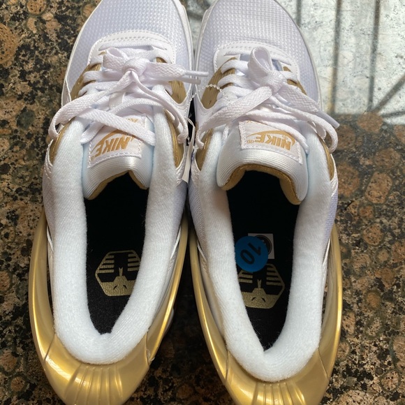 Nike Air Max 90 FlyEase White Gold 10 - Picture 7 of 8
